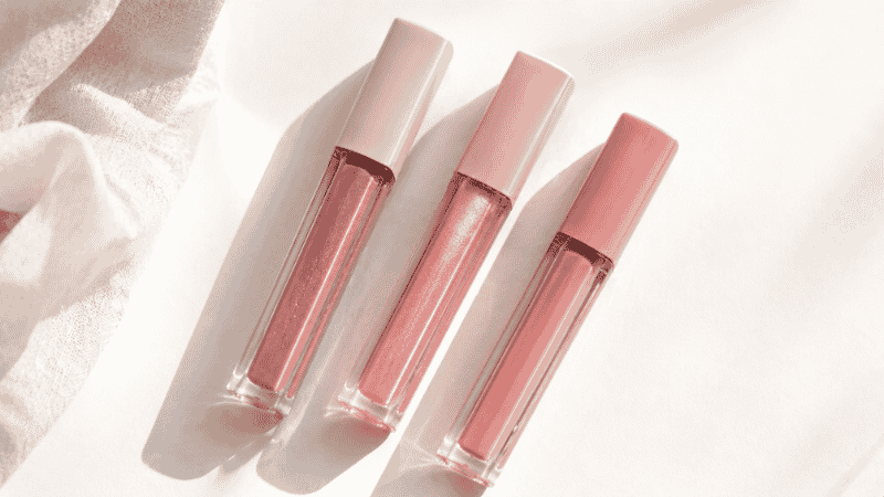 Affordable drugstore lip gloss options for beginner makeup looks