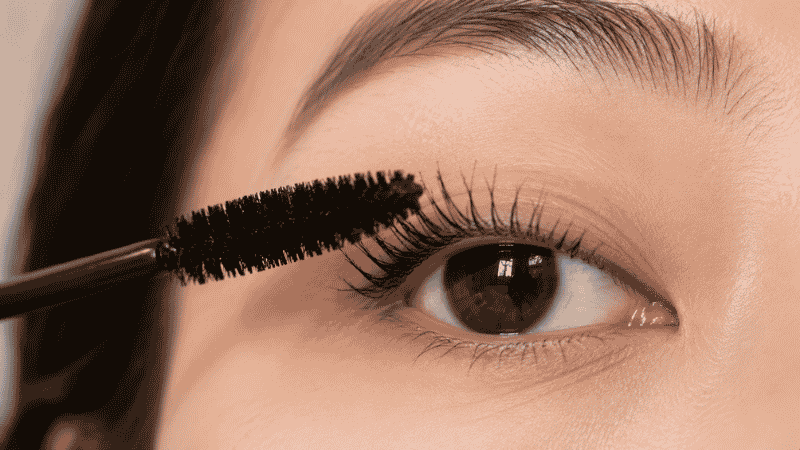 Applying mascara correctly — wiggle at the base and sweep upward